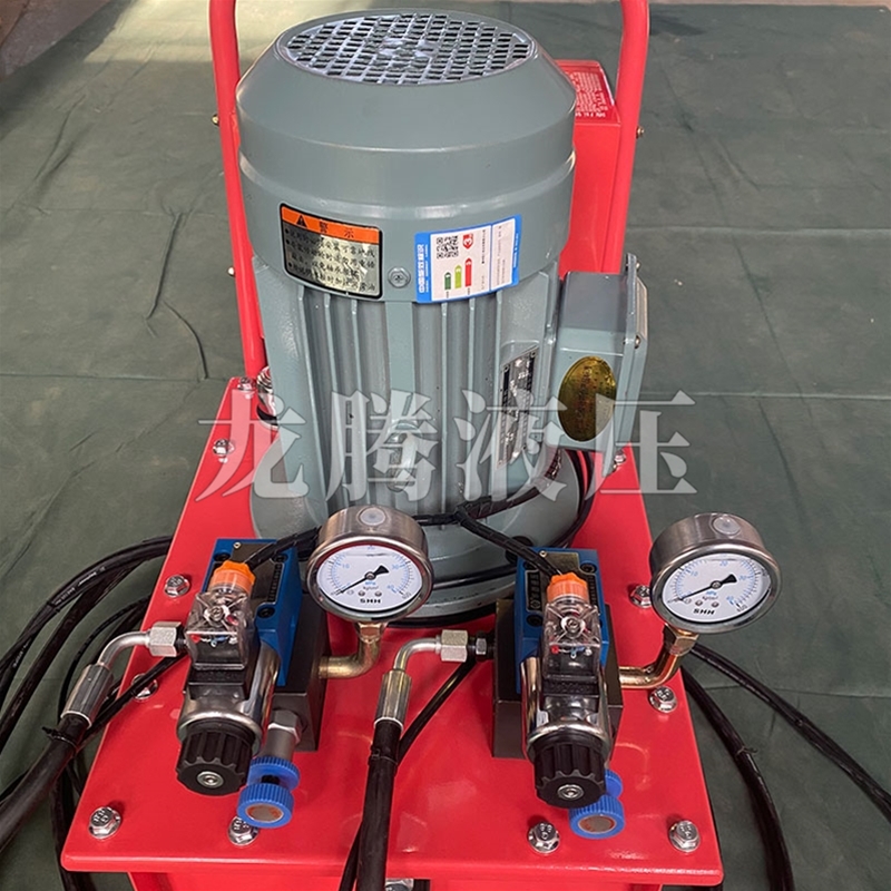 風(fēng)管法蘭鉚釘機(jī)