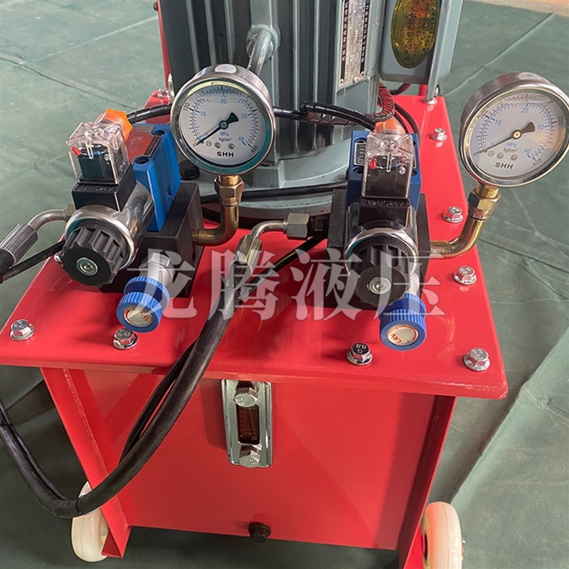 風(fēng)管法蘭鉚釘機